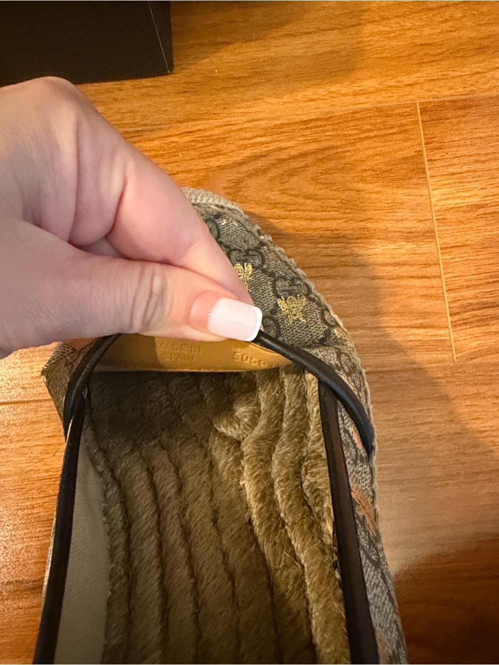 Gucci Womens Beige and Black GG Bee Espadrille - Picture 7 of 9